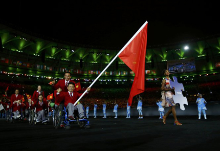 Đoàn thể thao Việt Nam tại lễ khai mạc Paralympic Rio 2016.